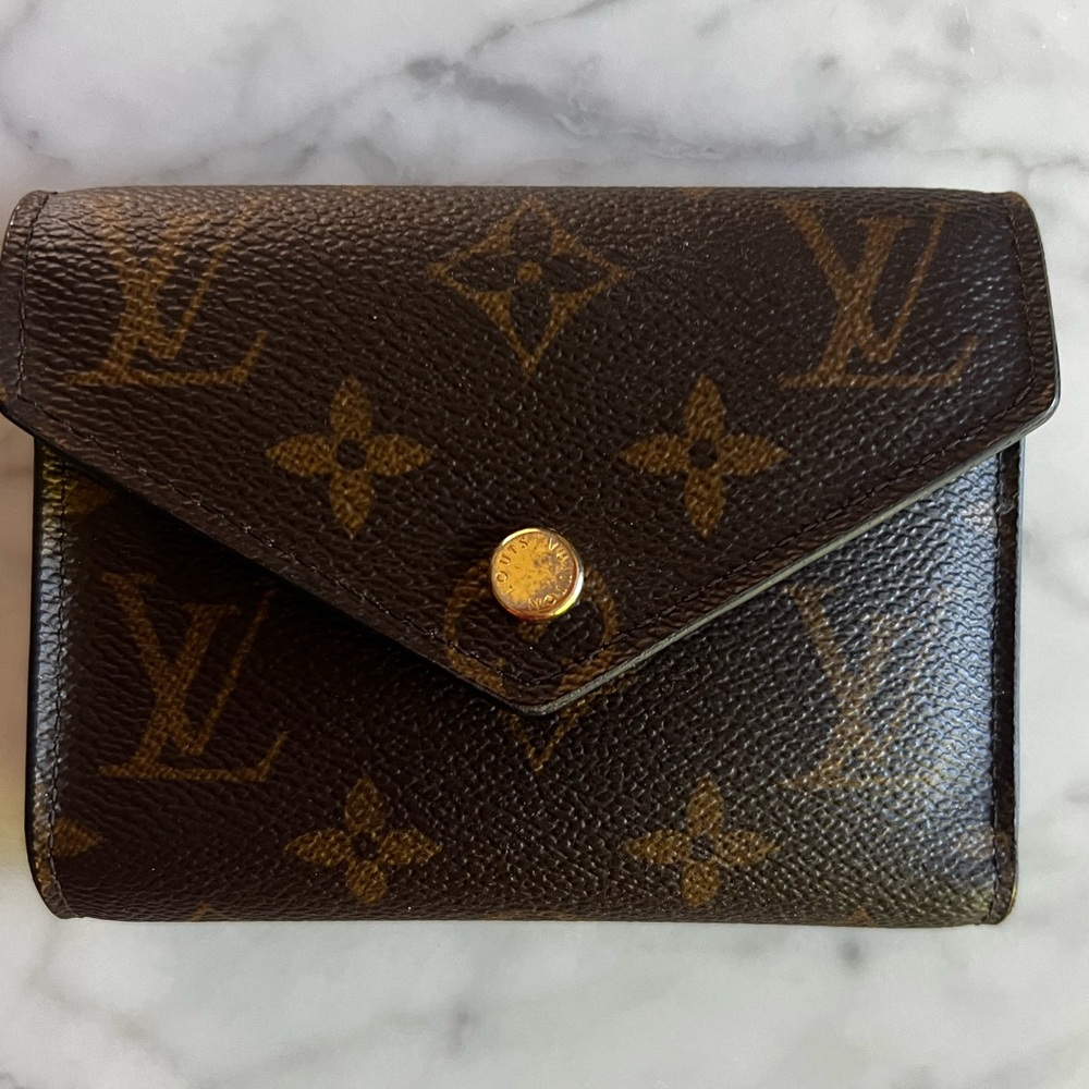 Louis Vuitton monogram Victorine wallet MINT CONDITION